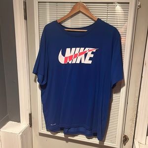 Mens Nike T-shirt XL